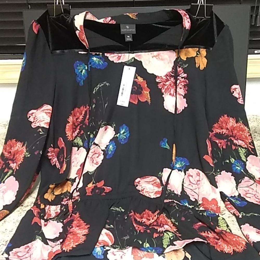 Velvet and flowers sinched waist top